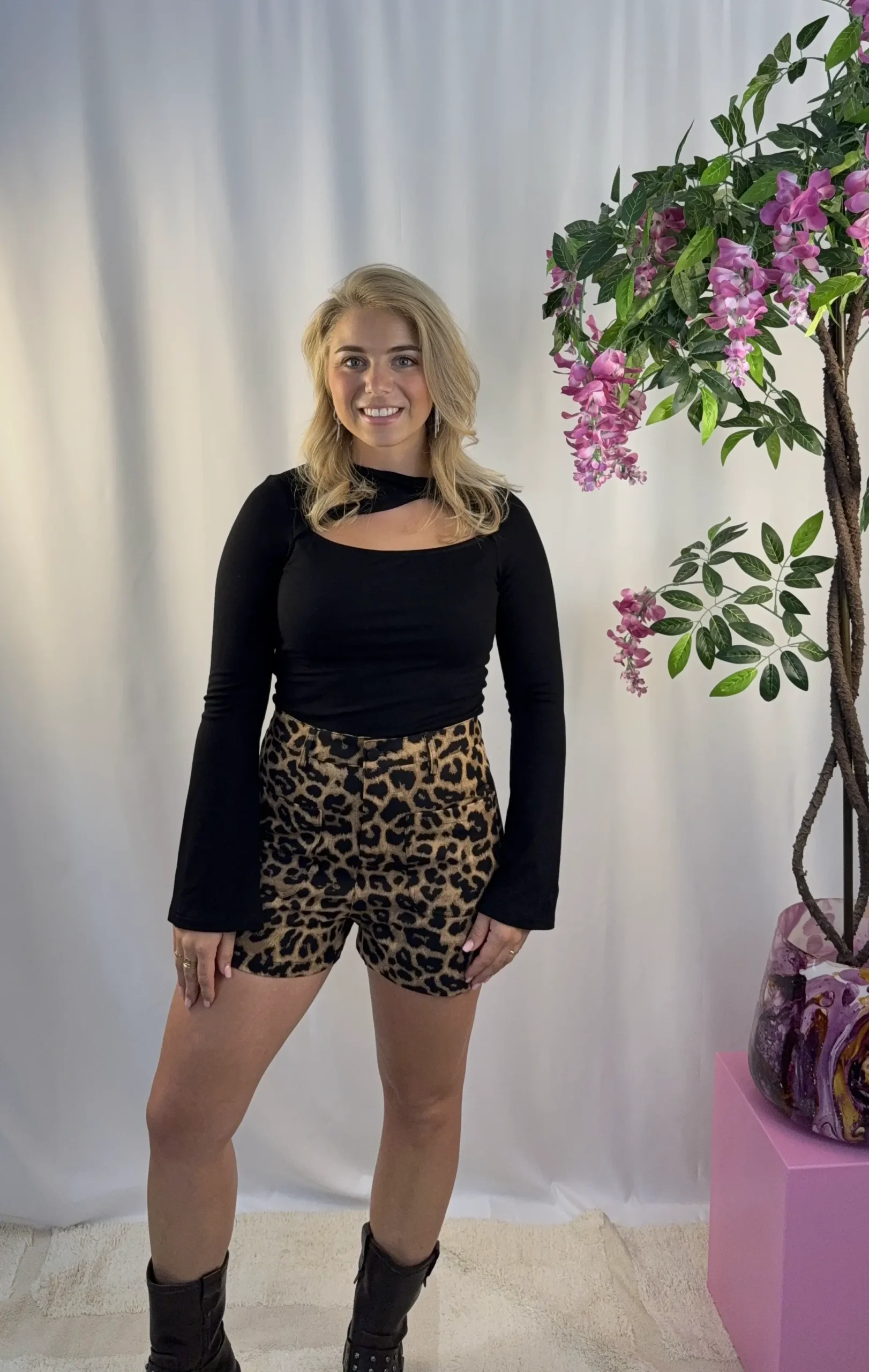 Veerle Leopard Short