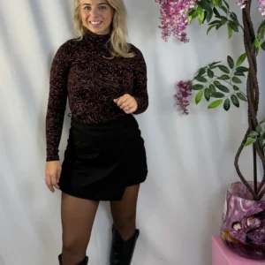 Lofty Manner - Top Linnea