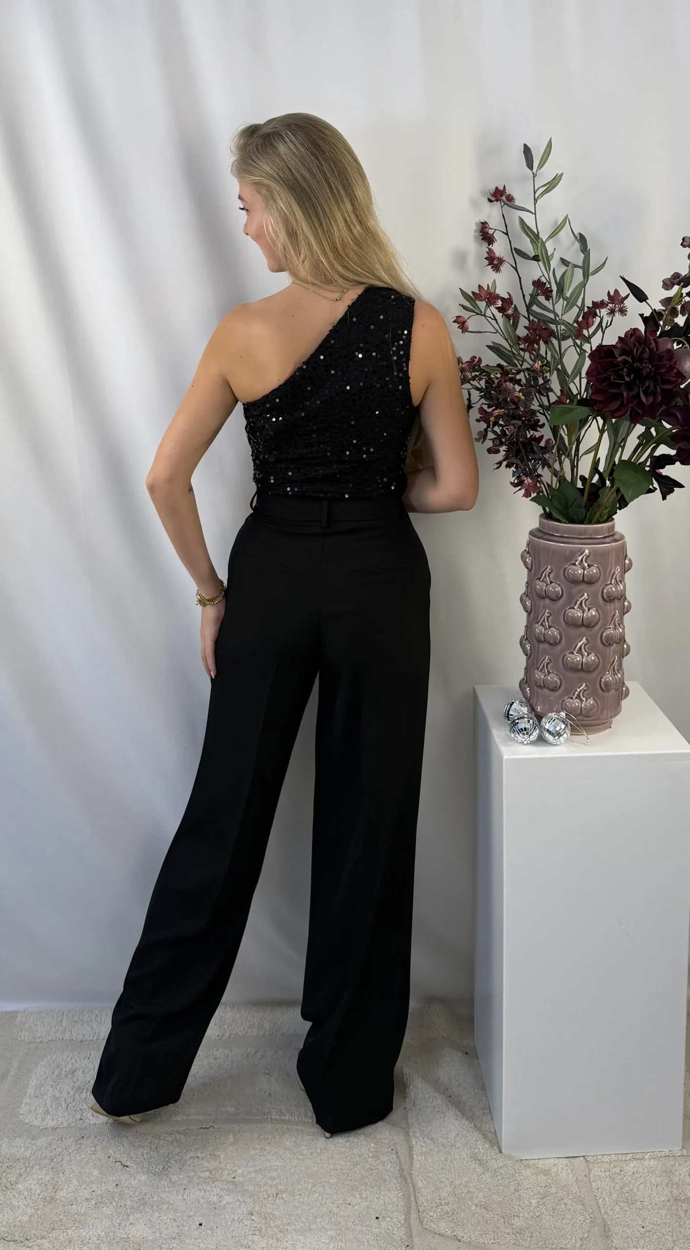 PARTY - Vianne One Shoulder Top - Zwart - Afbeelding 4