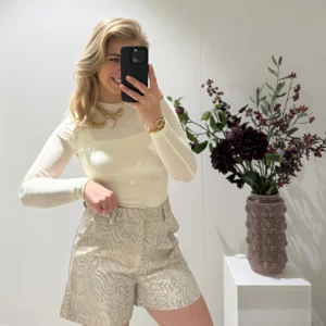 Lofty Manner - Short Ninou