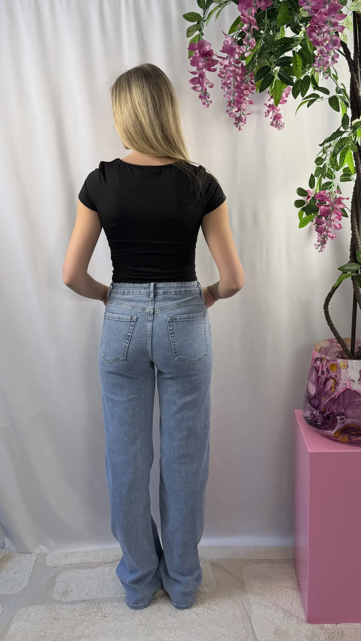 Nola Basic T-Shirt - Zwart - Afbeelding 3