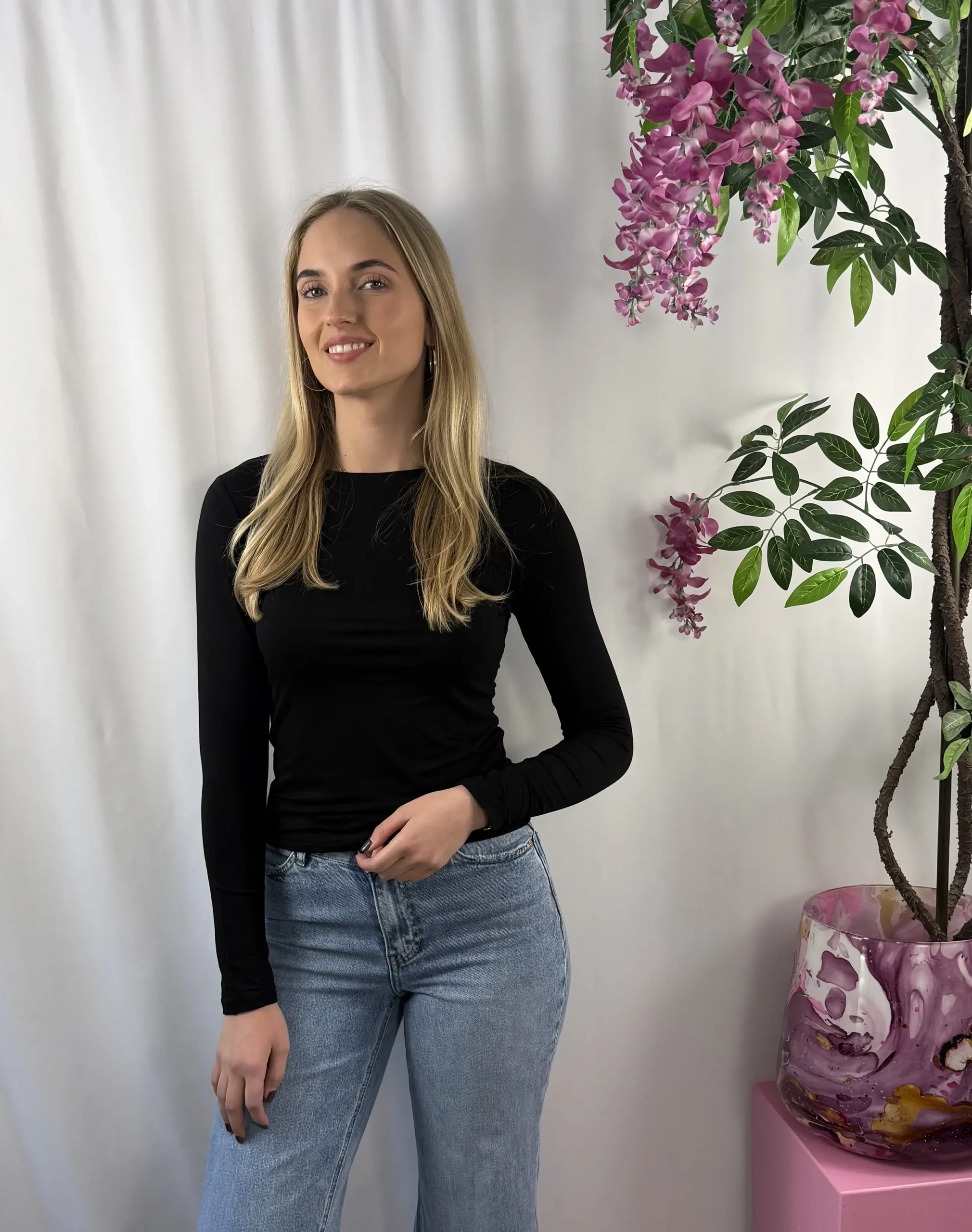 Noor Basic Longsleeve - Zwart