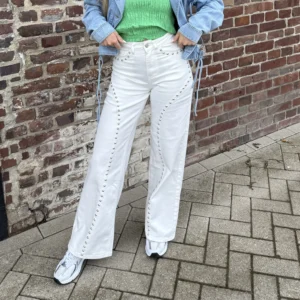Rinae Stud Wide Leg Jeans - Wit - Redial