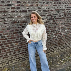 Aloha Flower Ruffle Top - Crème