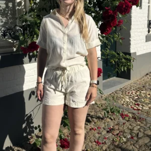 Lofty Manner - Short Charlotte