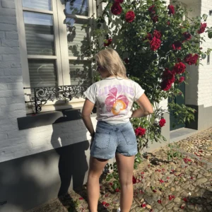 Lofty Manner - T-Shirt Valerie