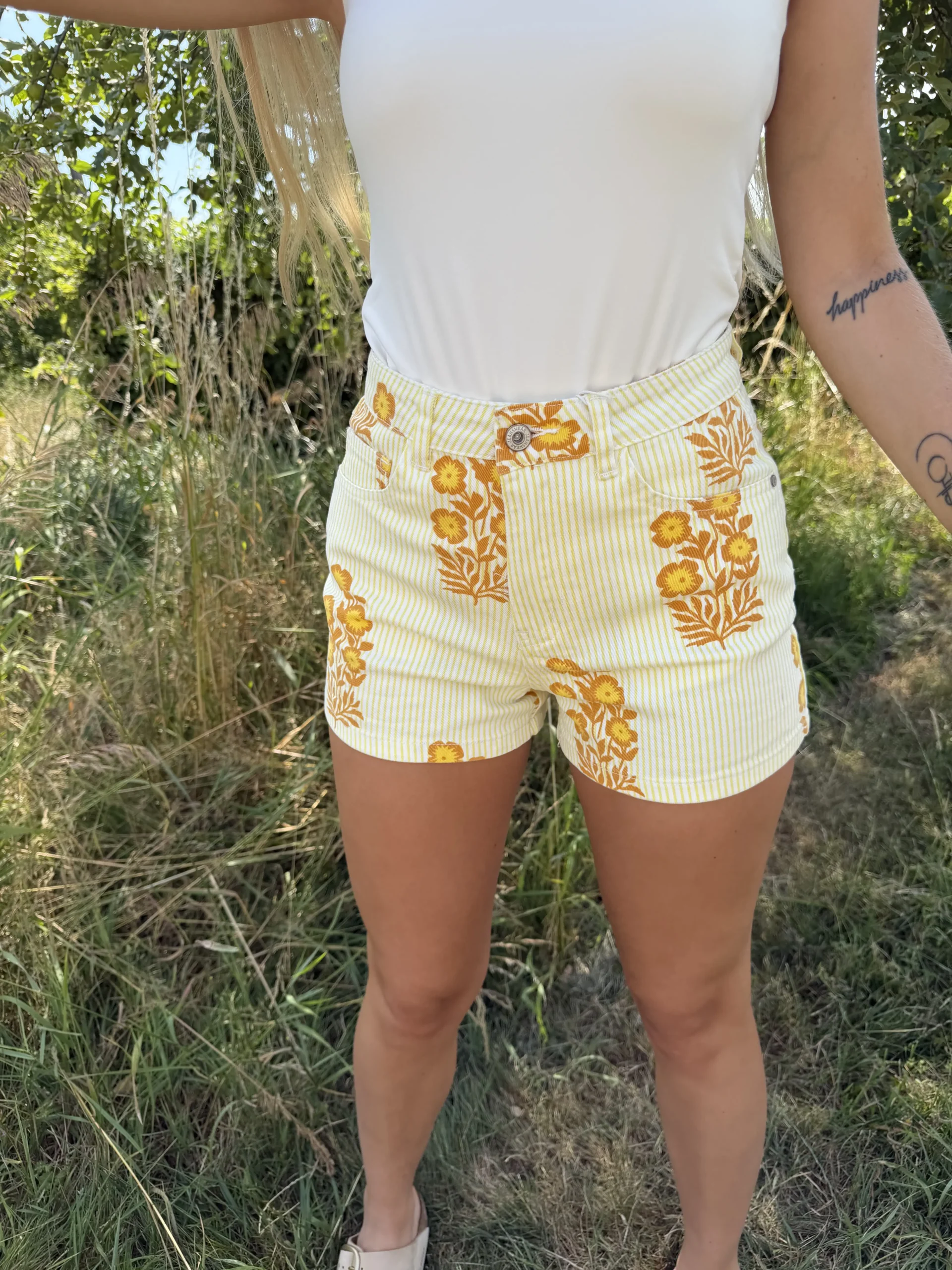 Liv Flower Short - Geel