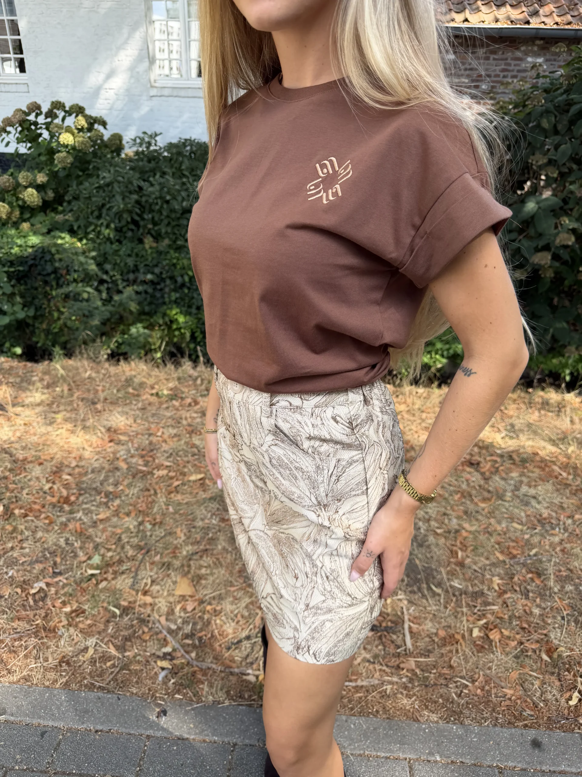 Lofty Manner - T-Shirt Isole - Relaxed Rolled Up