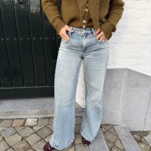 Iris Wide Leg Jeans - Mid Waist - Queen Hearts
